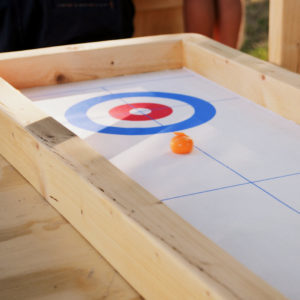 Location Stands de Jeux géants Lyon Isère Rhône Alpes - Location jeux mariage Lyon - Curling de table